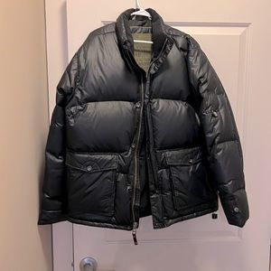 Mens GAP winter puffer coat. Size Large